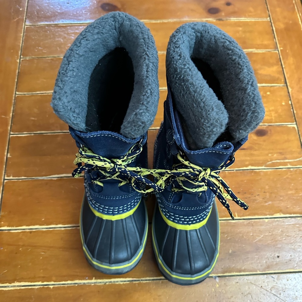 L.L.Bean Kids Winter Snow Boot Suede Rubber Size 2